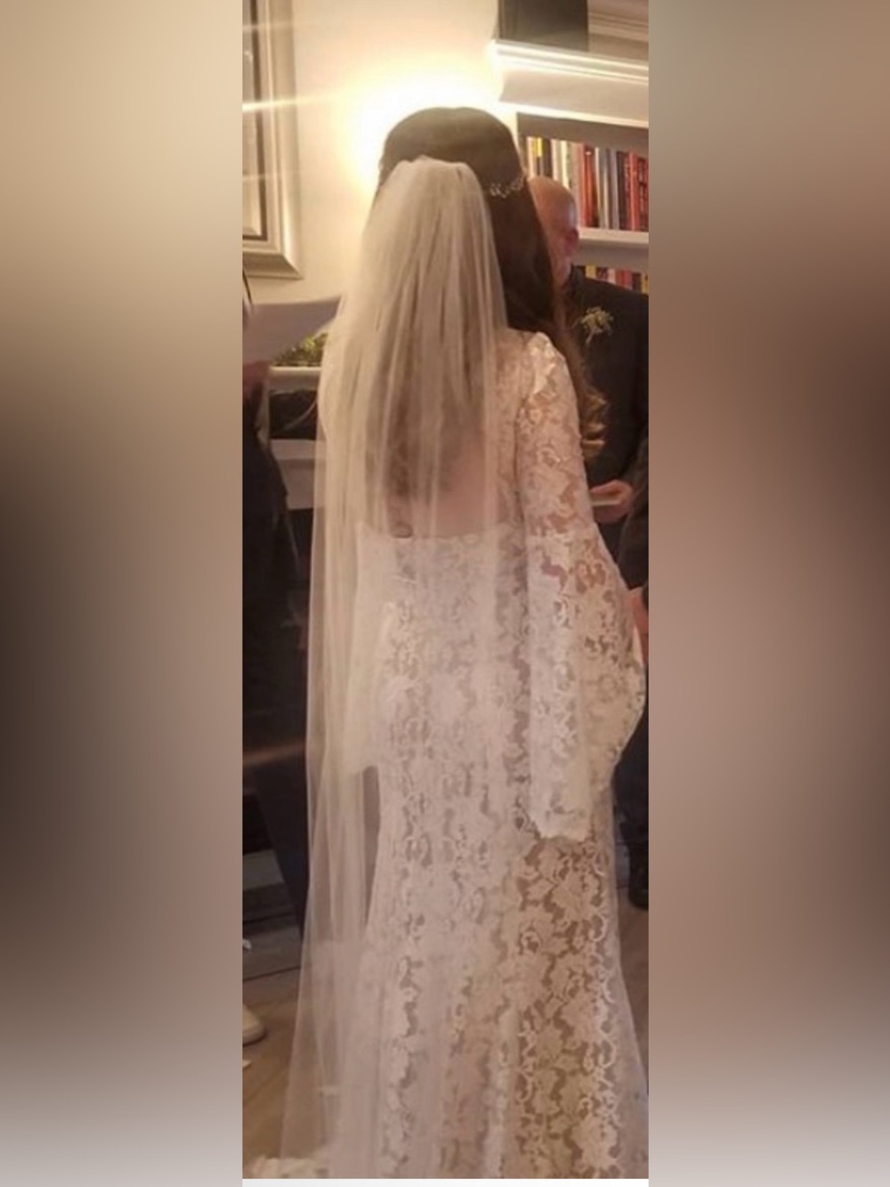 Bhldn Anthropologie bohemian lace lucca wedding gown in Ivory size 2 with veil!! - Picture 3 of 4